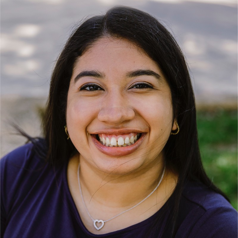 Dyanna Moreira Headshot